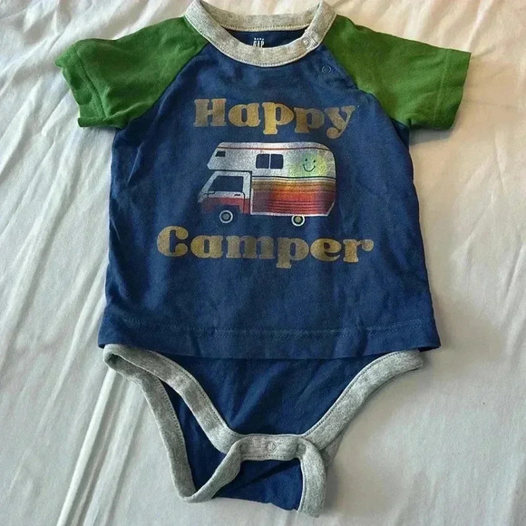 GAP - 2 piece baby  outfit/set. Size 6-12 months - Picture 2 of 7